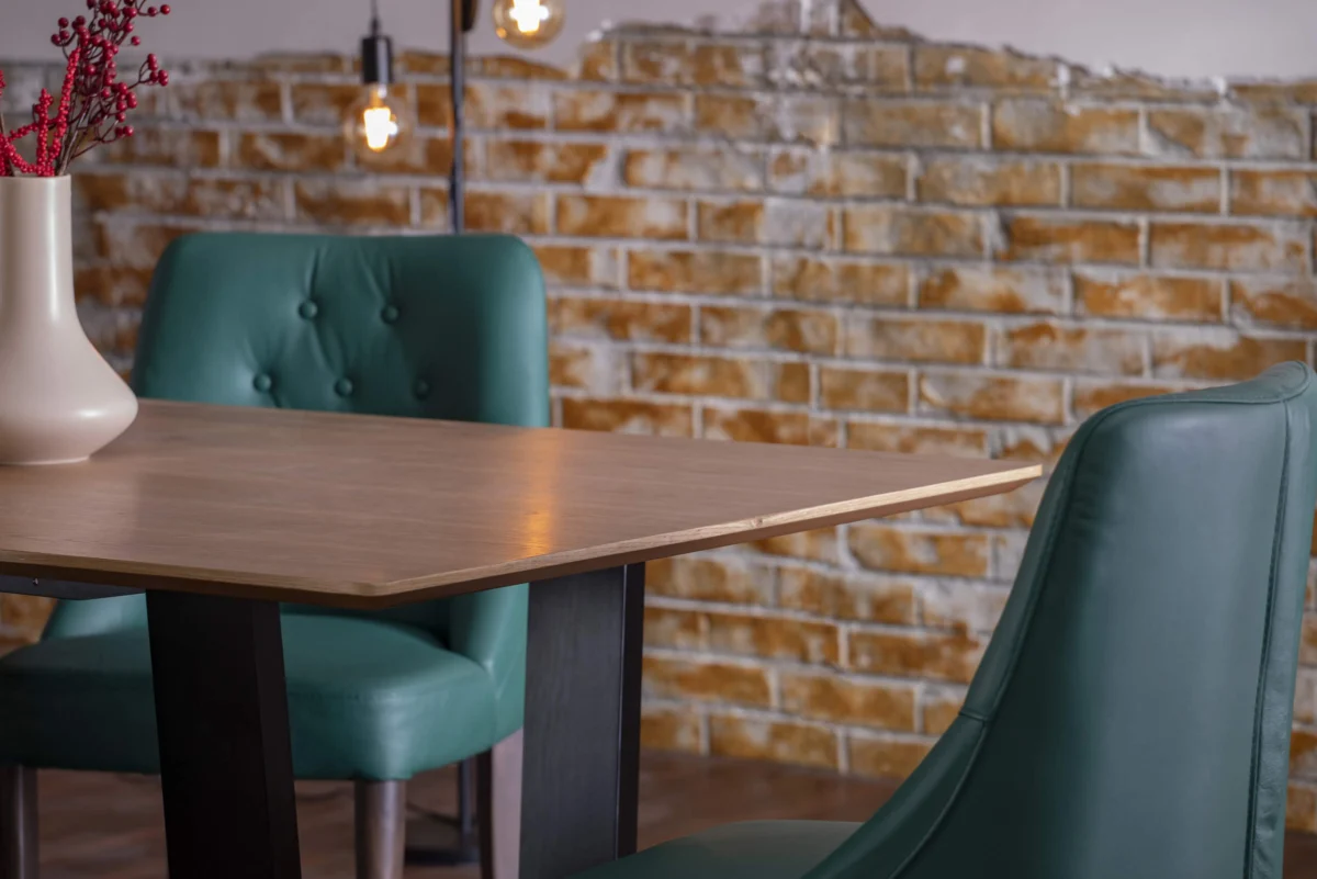 Trpezarijski Sto Tara 01