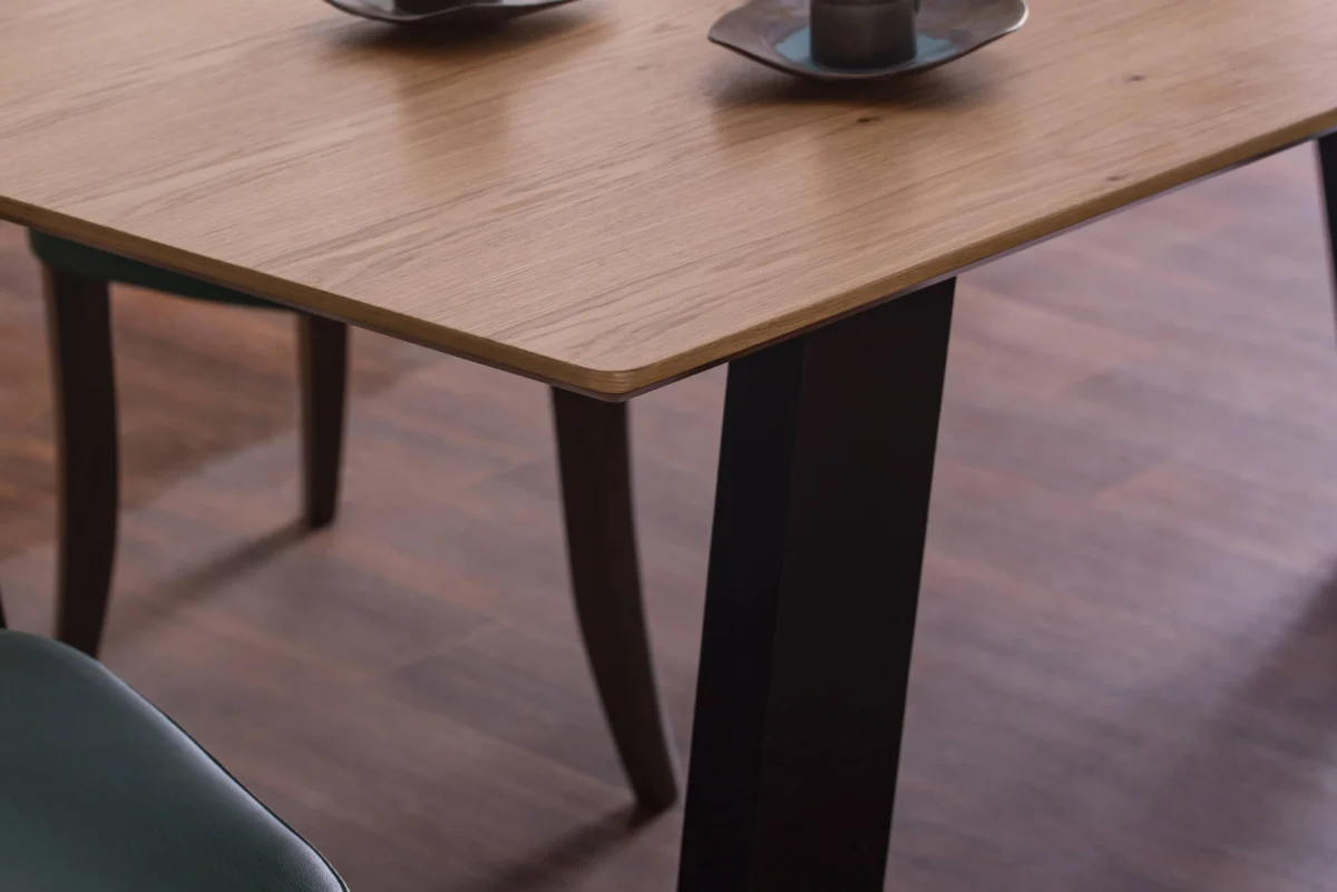 Trpezarijski Sto Tara 02